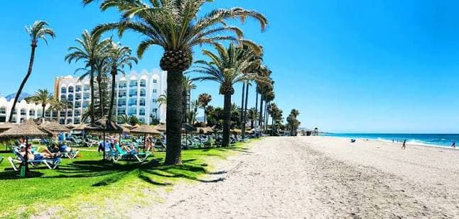 Playa El Playazo (Nerja)